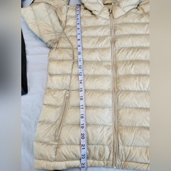 Aritzia TNA Botanie Little Puff Hoodie Jacket. Gray. Size Medium. - Picture 14 of 16